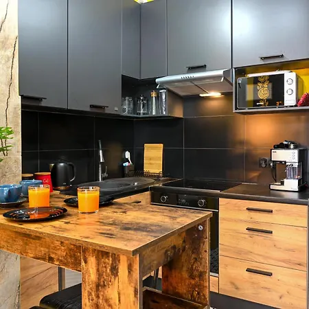 Industrial Kato Apartmán *