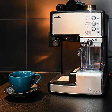 Industrial Kato 아파트 *