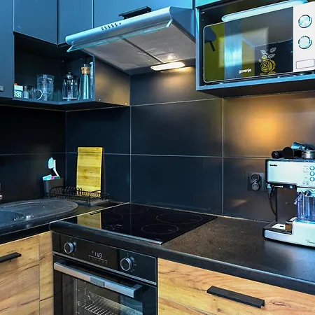 Industrial Kato Apartmán *